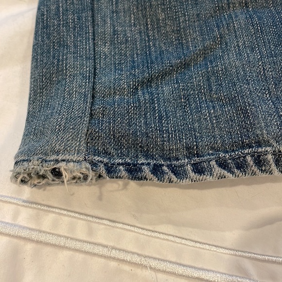 Distressed A pocket jean - Picture 7 of 7